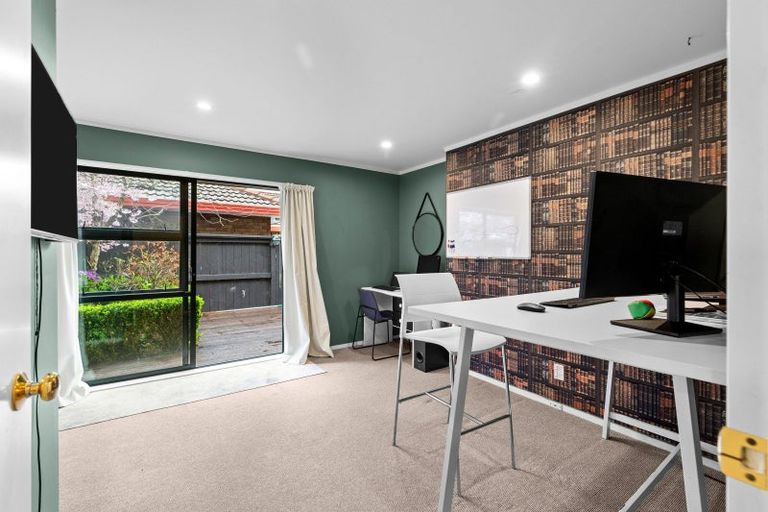 Photo of property in 113 John F Kennedy Drive, Milson, Palmerston North, 4414