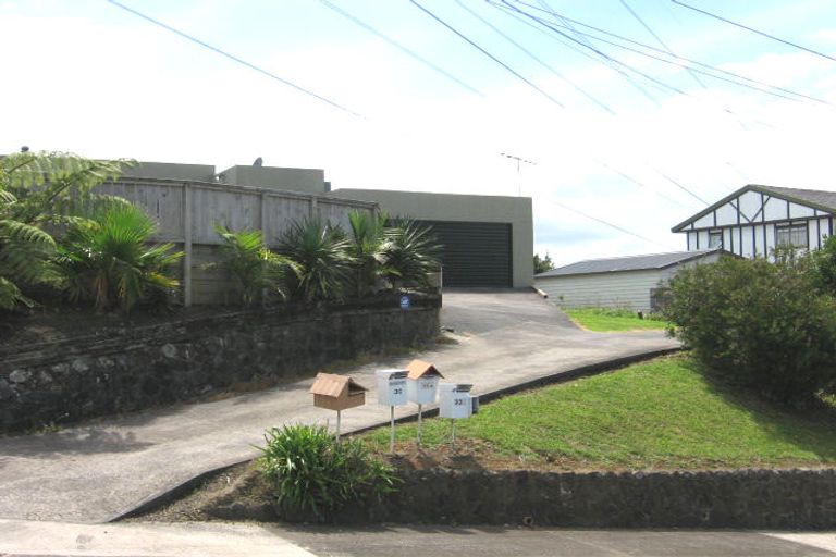 Photo of property in 30 Hoskins Avenue, Hillsborough, Auckland, 1042