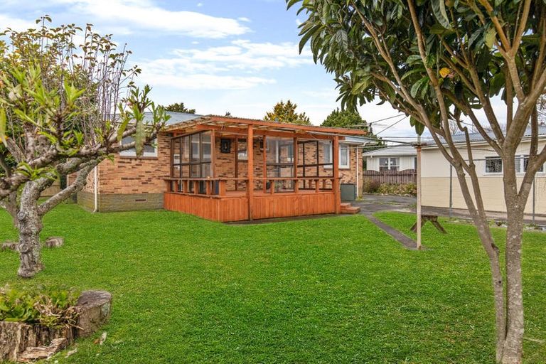 Photo of property in 4 Viola Place, Papakura, 2110