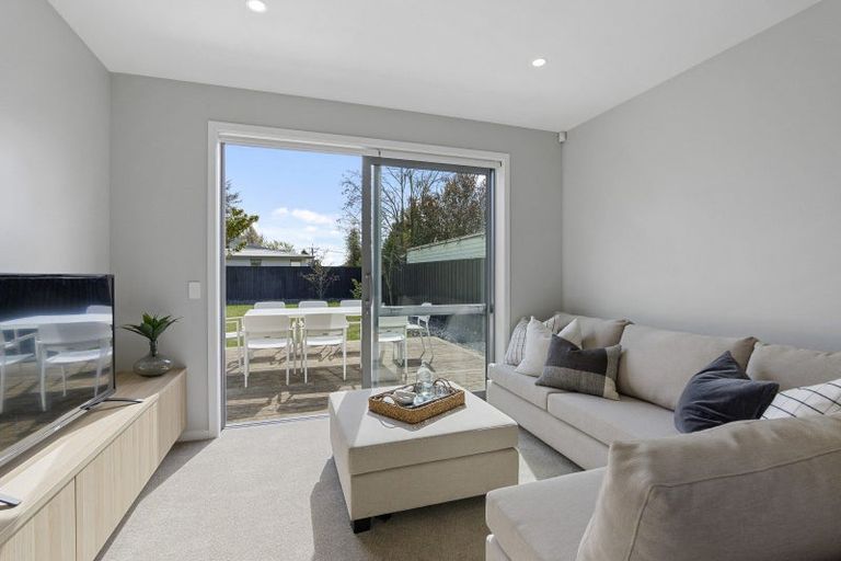 Photo of property in 73 Paparoa Street, Papanui, Christchurch, 8053