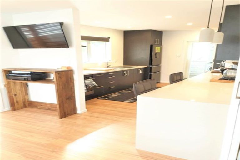 Photo of property in 16 Seattle Grove, Totara Park, Upper Hutt, 5018