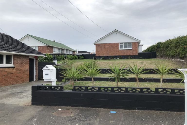 Photo of property in 180 Puriri Street, Castlecliff, Whanganui, 4501