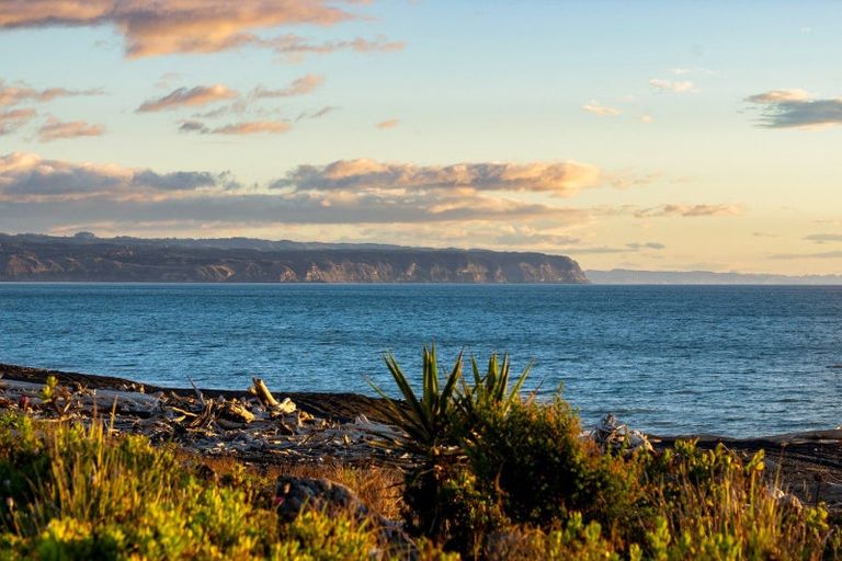 Photo of property in 10 Mer Place, Bay View, Napier, 4104