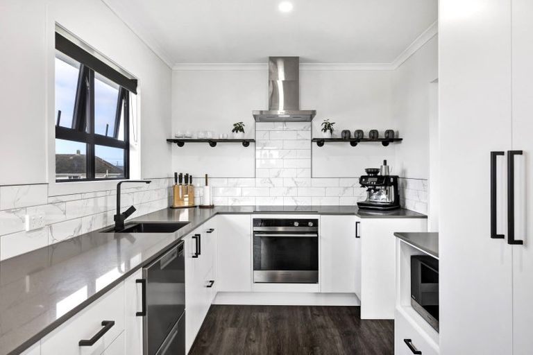 Photo of property in 35 Collins Street, Hawera, 4610