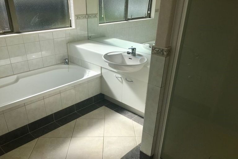 Photo of property in 31 Heyington Way, East Tamaki Heights, Auckland, 2016