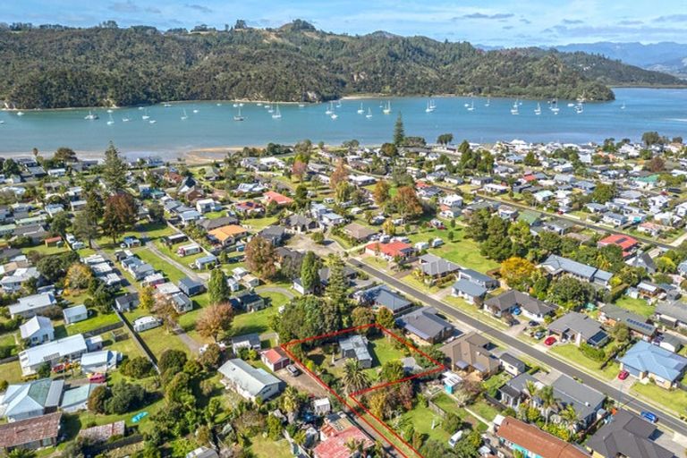 Photo of property in 37 Cook Drive, Whitianga, 3510