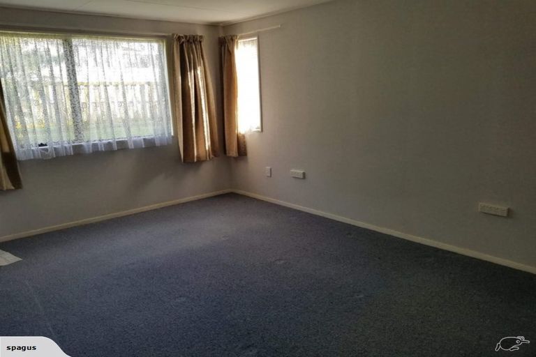 Photo of property in 22 Clay Road, Levin, 5572