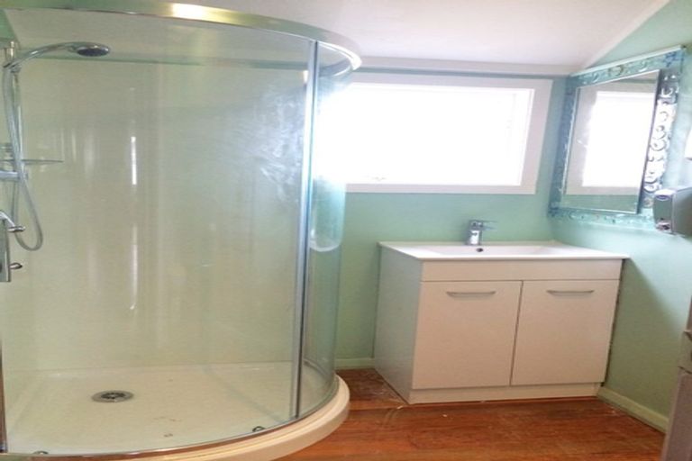 Photo of property in 3 Le Roy Terrace, Birkenhead, Auckland, 0626