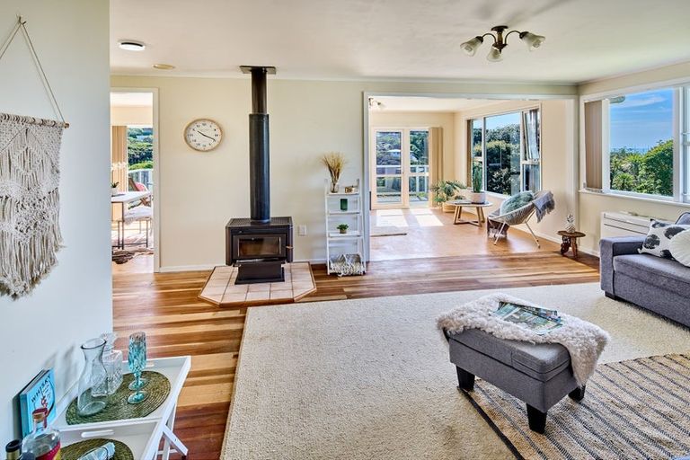 Photo of property in 18 Pukerua Beach Road, Pukerua Bay, 5026