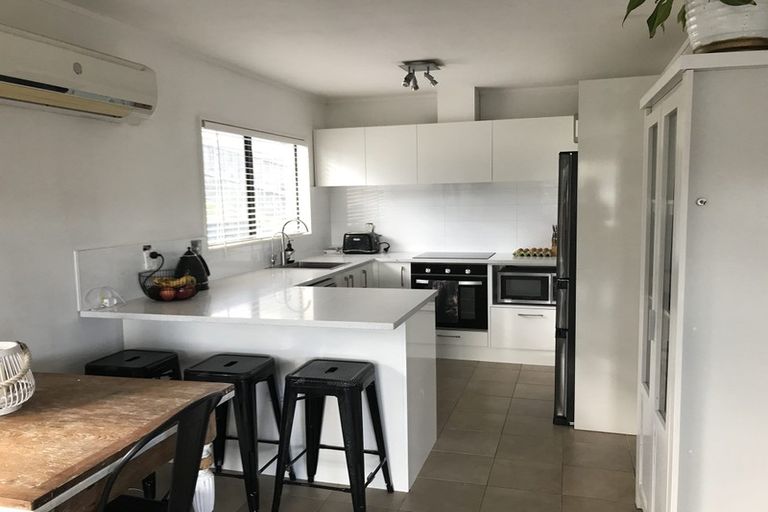 Photo of property in 79 Vipond Road, Stanmore Bay, Whangaparaoa, 0932