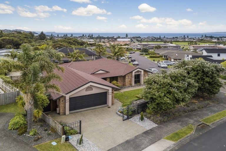 Photo of property in 1 The Ritz, Orewa, 0931