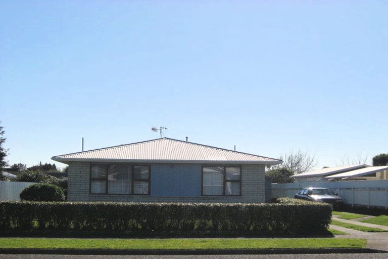Photo of property in 9 Matipo Street, Levin, 5510