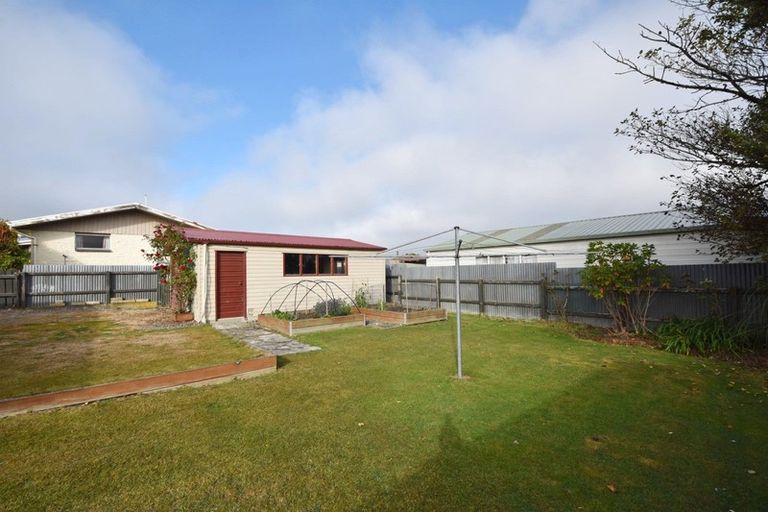 Photo of property in 15 Burns Street, Kew, Invercargill, 9812