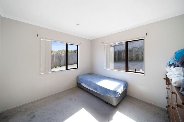 Photo of property in 20 Fairchild Avenue, Goodwood Heights, Auckland, 2105