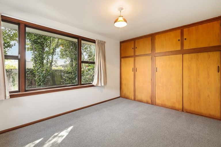 Photo of property in 2/7 Aileen Place, Upper Riccarton, Christchurch, 8041