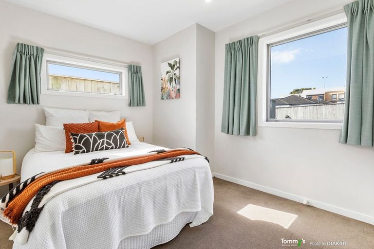 Photo of property in 1/32 Dr Taylor Terrace, Johnsonville, Wellington, 6037