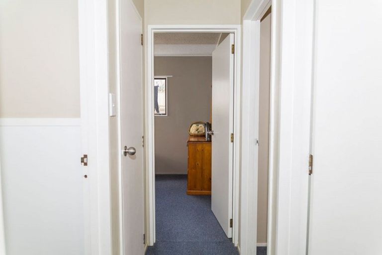 Photo of property in 13 Maclaurin Street, Dannevirke, 4930