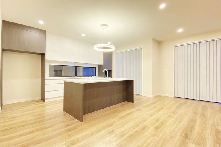 Photo of property in 12 Kea Road, Silverdale, 0932