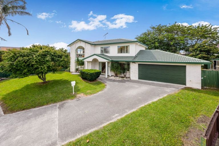 Photo of property in 16 Cumbrian Place, Conifer Grove, Takanini, 2112