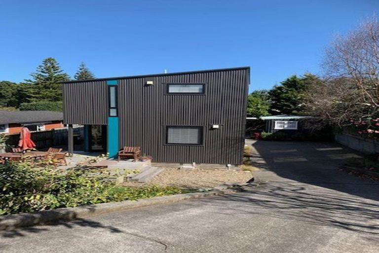 Photo of property in 35b Wharemauku Road, Raumati Beach, Paraparaumu, 5032