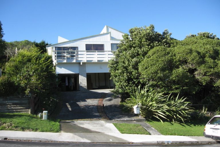 Photo of property in 33 Robson Street, Stokes Valley, Lower Hutt, 5019