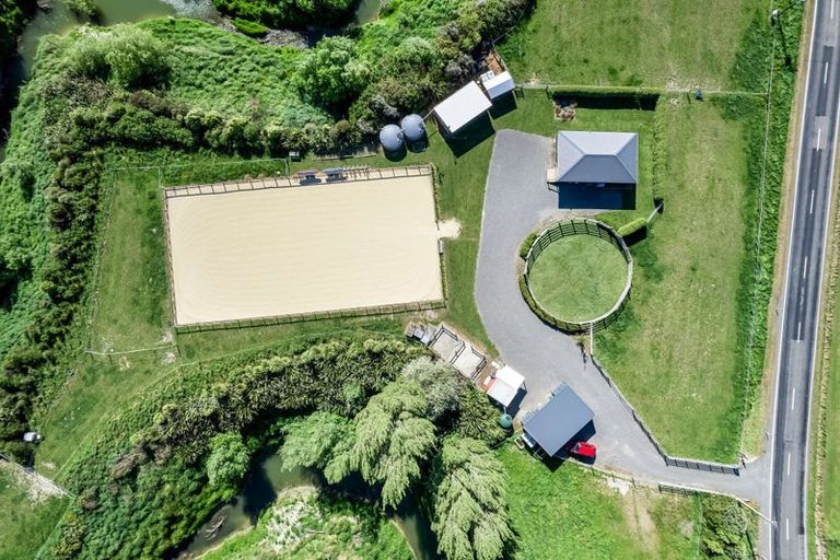 Photo of property in 2080 Elsthorpe Road, Elsthorpe, Havelock North, 4295