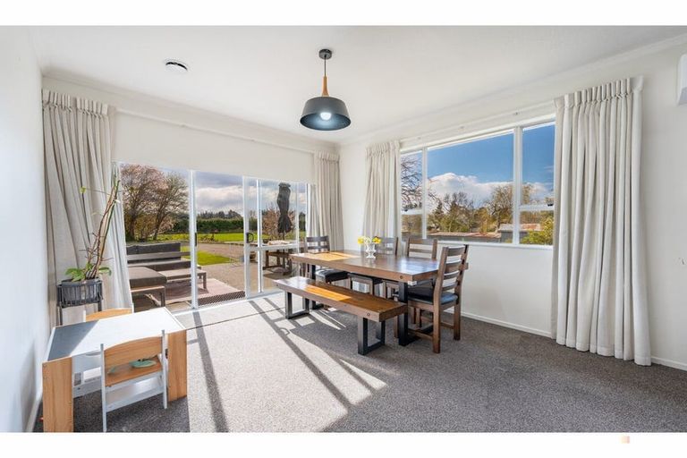 Photo of property in 60 Timaru Road, Waimate, 7924