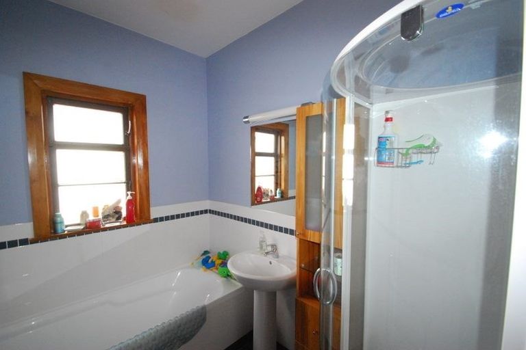 Photo of property in 41 Farm Road, Northland, Wellington, 6012