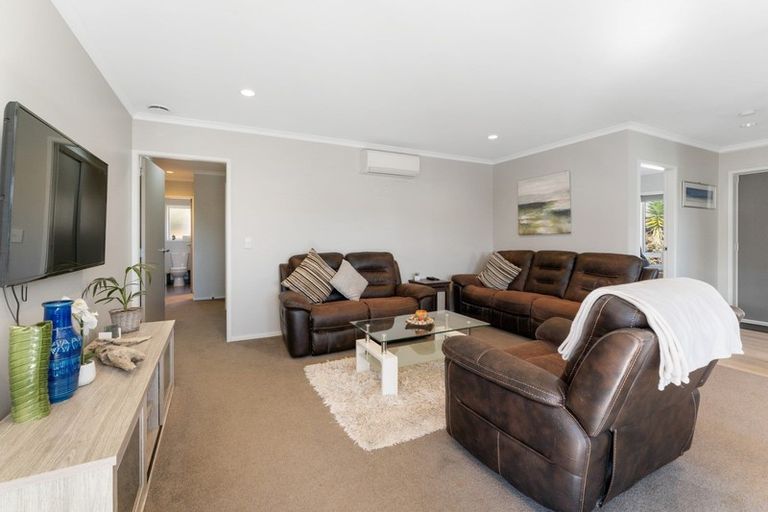 Photo of property in 71 Waterstone Avenue, Paraparaumu, 5032