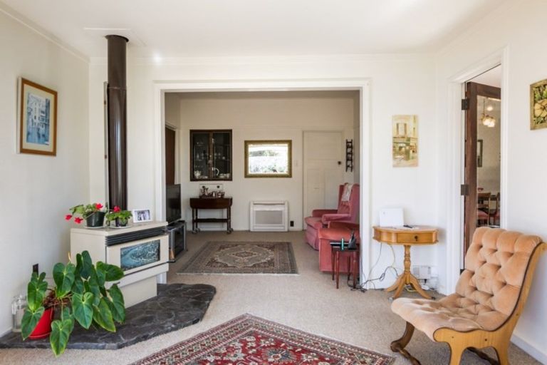 Photo of property in 28 Lighthouse Road, Bluff Hill, Napier, 4110