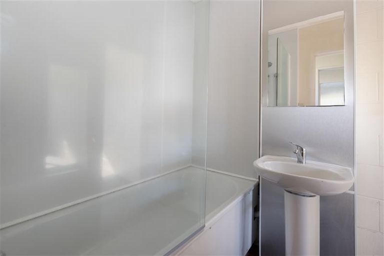 Photo of property in 3 Norman Spencer Drive, Papatoetoe, Auckland, 2104