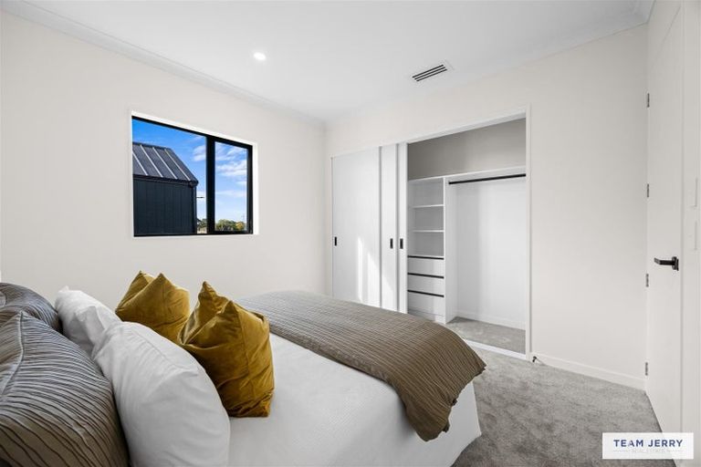 Photo of property in 37 Maungakaraka Road, Karaka, 2580