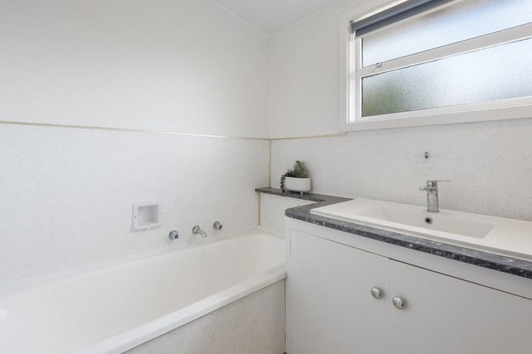 Photo of property in 1/27 Tuirau Place, Ilam, Christchurch, 8041