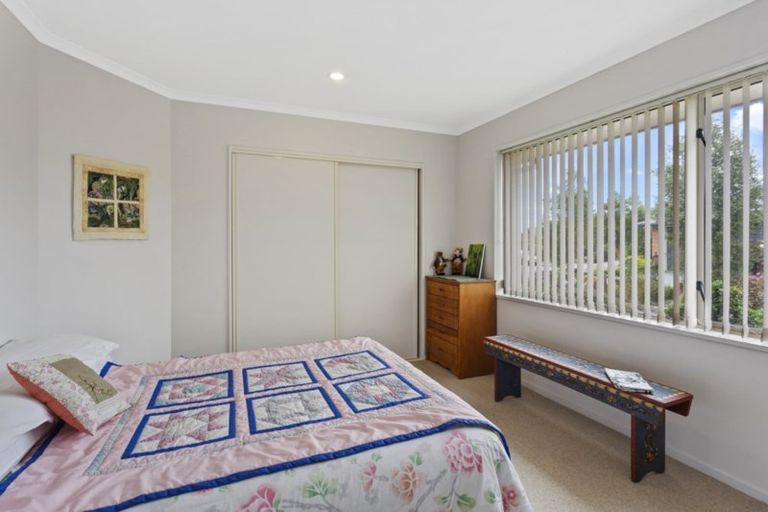 Photo of property in 15 Hawkins Place, Rangiora, 7400