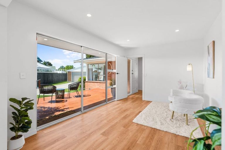 Photo of property in 6 Larkhill Place, Russley, Christchurch, 8042