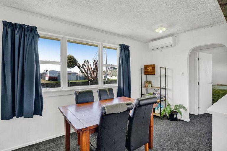Photo of property in 60 Kapuni Street, Manaia, 4612