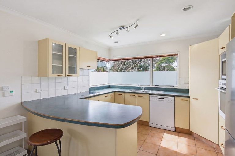 Photo of property in 74 Guildford Drive, Paraparaumu, 5032