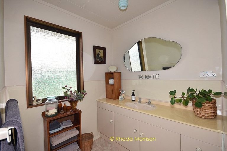 Photo of property in 52 Gallie Branch Road, Matakohe, 0594