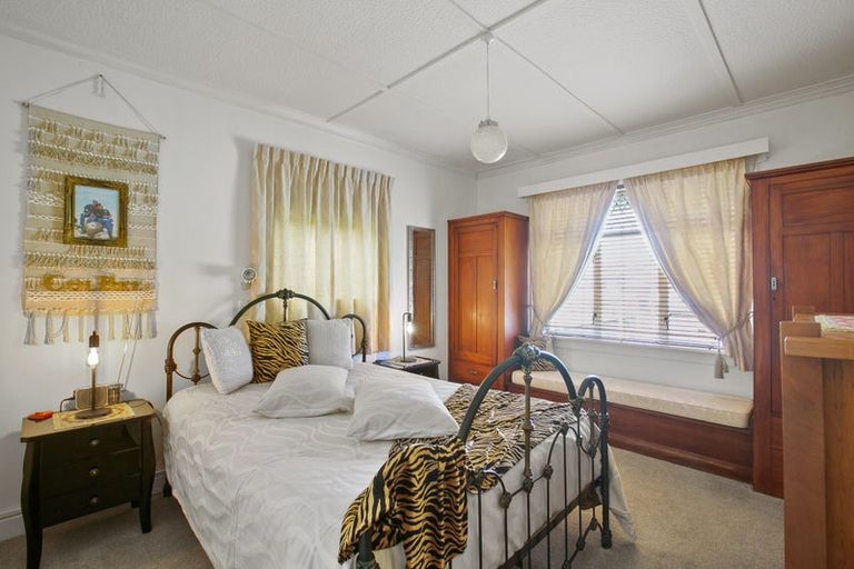 Photo of property in 10 Hoyle Place, New Plymouth, 4310