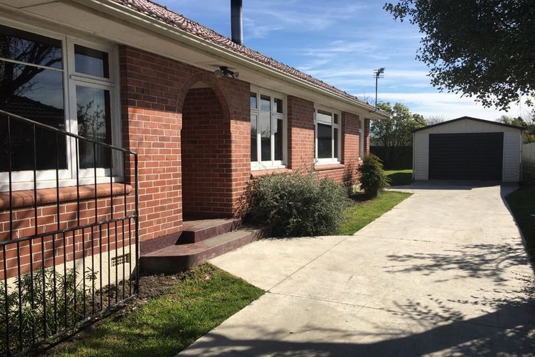 Photo of property in 74 Northcote Road, Northcote, Christchurch, 8052