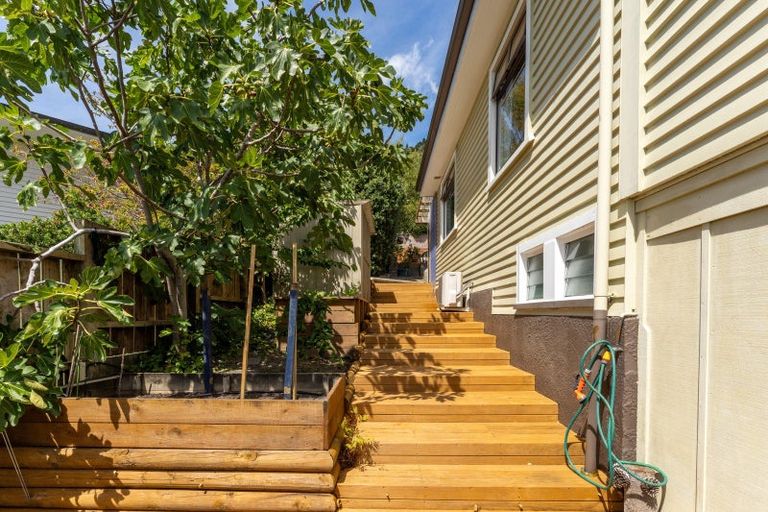 Photo of property in 91 Milton Terrace, Picton, 7220