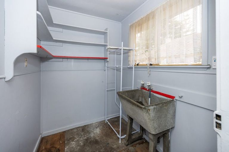 Photo of property in 42 Ross Crescent, Fairfield, Hamilton, 3214