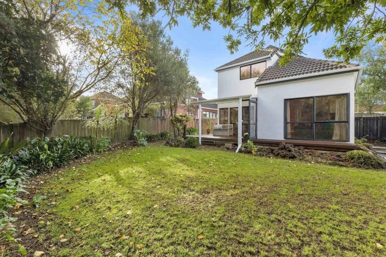 Photo of property in 2/26 Centorian Drive, Windsor Park, Auckland, 0632