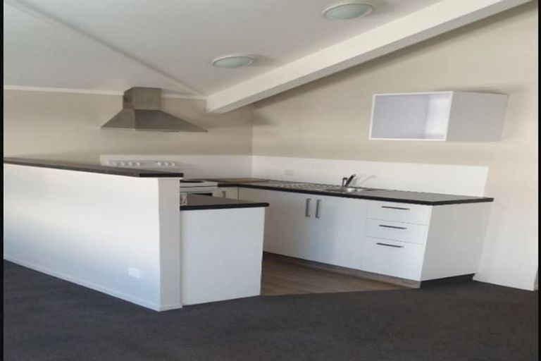 Photo of property in Ex Dowsons Shoes, 170-172 High Street, Hutt Central, Lower Hutt, 5010