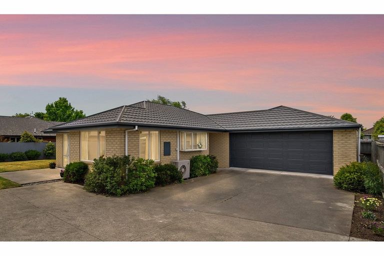 Photo of property in 402a Yaldhurst Road, Russley, Christchurch, 8042
