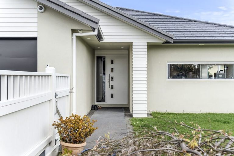 Photo of property in 11 Portland Drive, Mangorei, New Plymouth, 4312