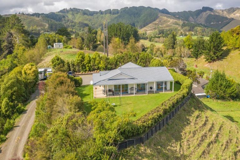 Photo of property in 2 Wallace Loop Road, Koputaroa, Levin, 5571