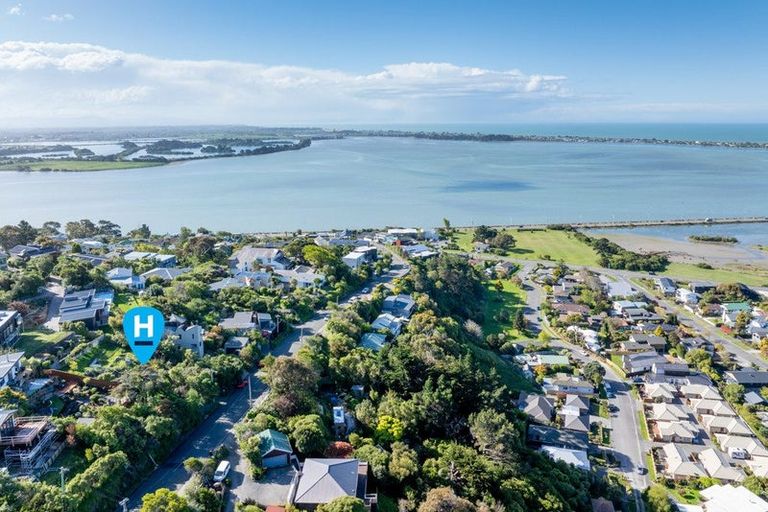 Photo of property in 66 Mount Pleasant Road, Mount Pleasant, Christchurch, 8081