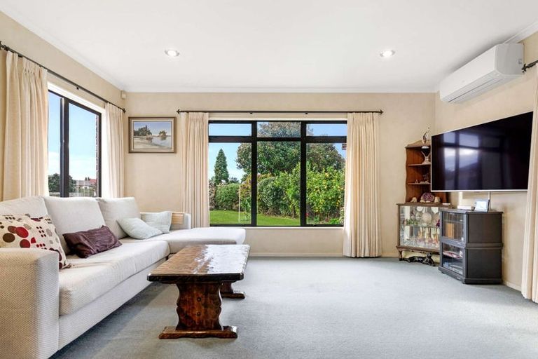 Photo of property in 37 Pacific Cove Drive, Papamoa Beach, Papamoa, 3118