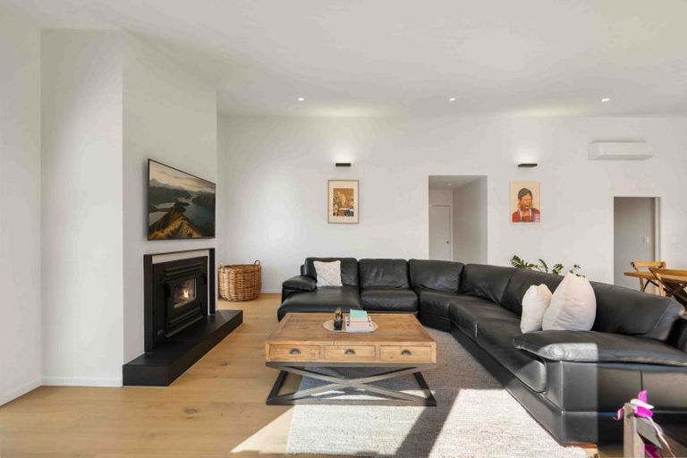 Photo of property in 6 Moonstone Street, Albert Town, 9305